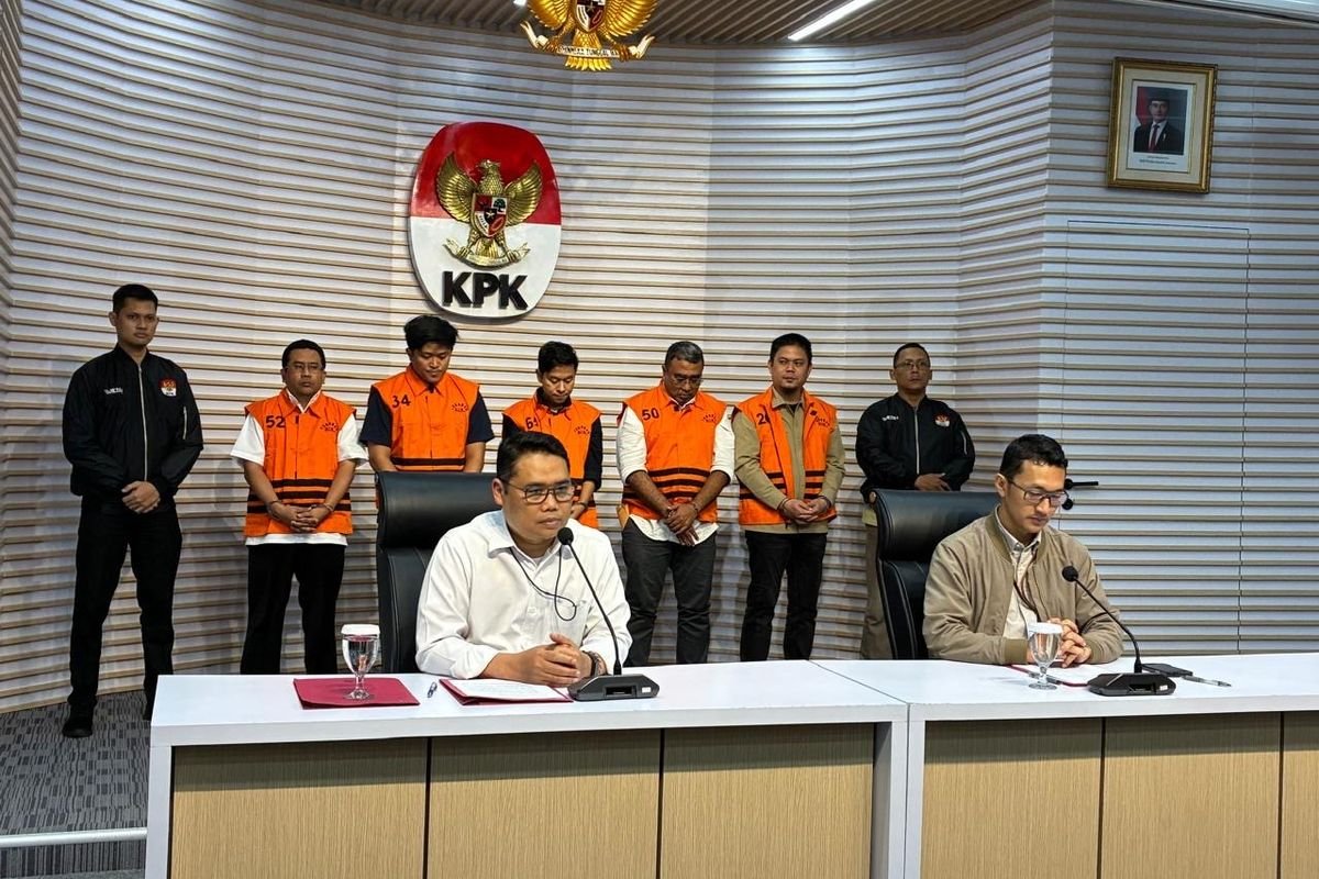 Bupati Kolaka Timur