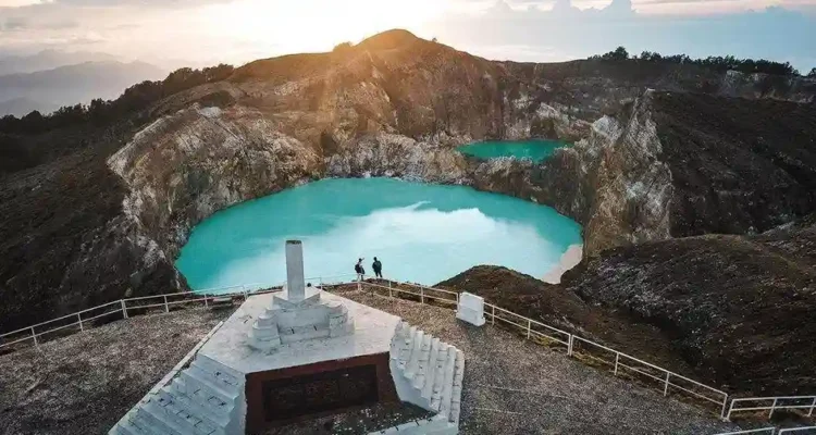 Danau Kelimutu di Nusa Tenggara Timur, Pesona Mistis dengan Tiga Warna