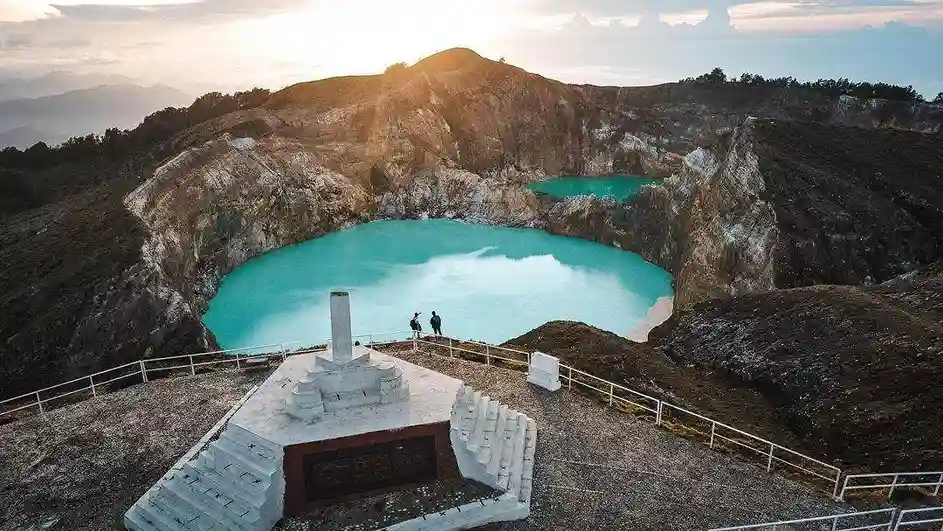 Danau Kelimutu di Nusa Tenggara Timur, Pesona Mistis dengan Tiga Warna