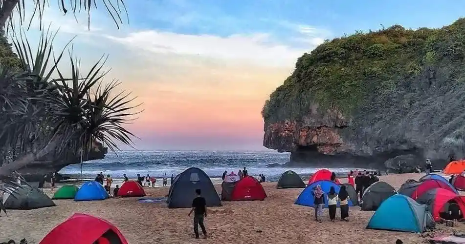 Pantai Greweng Gunungkidul, Pesona dari Ujung Selatan Jawa