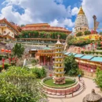 Kuil Kek Lok Si di Penang, Pesona Pagoda dan Patung Kuan Yin di Atas Bukit