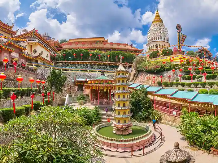 Kuil Kek Lok Si di Penang, Pesona Pagoda dan Patung Kuan Yin di Atas Bukit